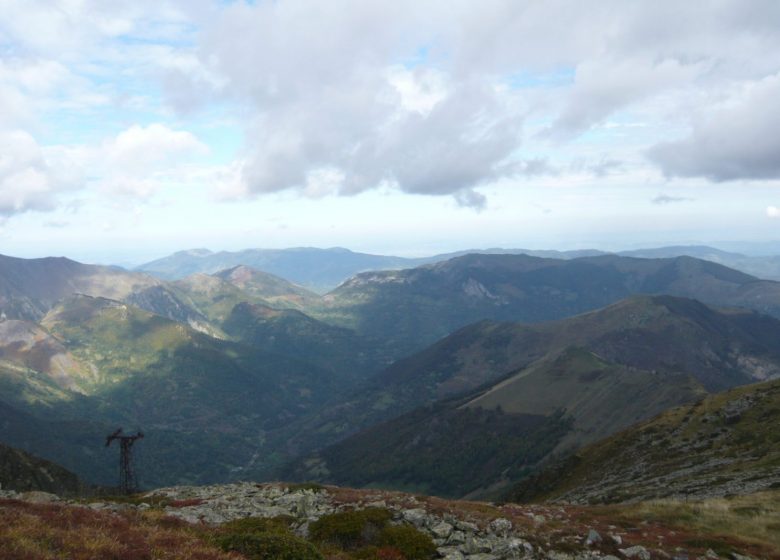 Vue sur le piémont depuis le sentier
