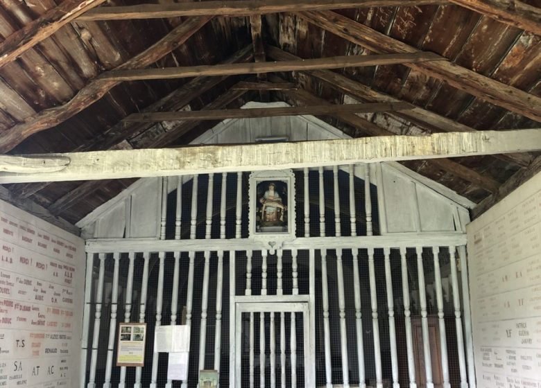 L’intérieur de la Chapelle du Calvaire à Galey