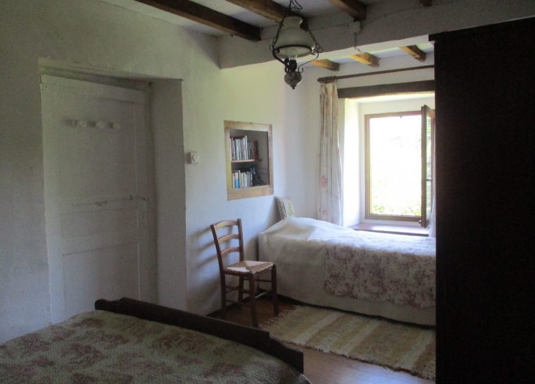 Deuxieme Chambre pour 3 personnes- Gîte Le Pichet
