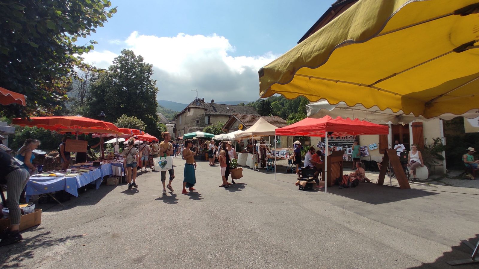 Trio Hein Quoi ? au Marché d’Engomer