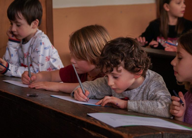 Vivez l&rsquo;école d&rsquo;antan et explorez la cité de Saint-Lizier_Saint-Girons
