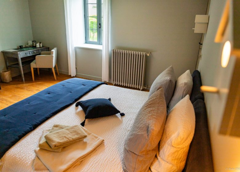 Chambre 3 vue2 BedinBellongue.jpg