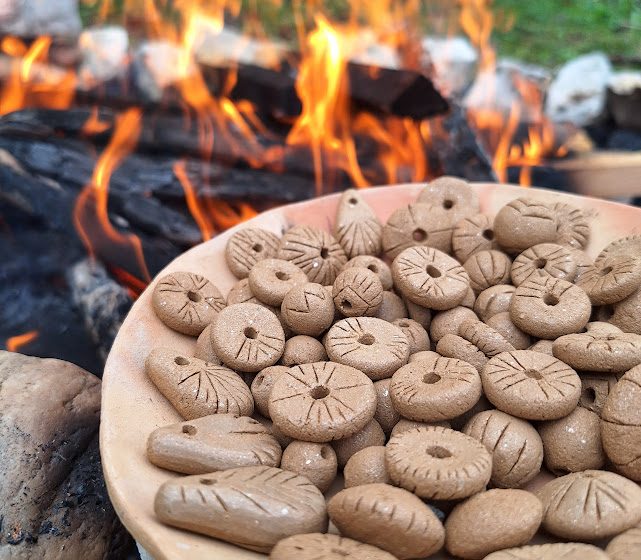 Perles en argile sauvage