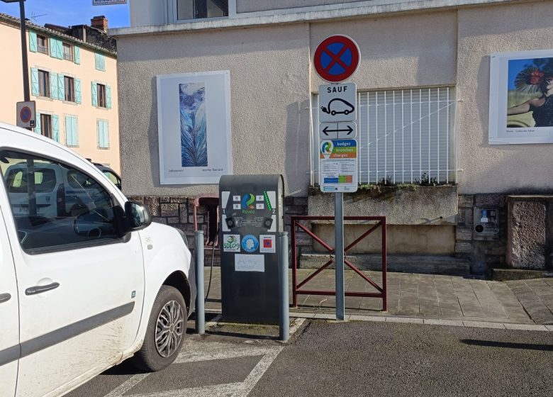 Borne de recharge REVEO – St Girons_Saint-Girons