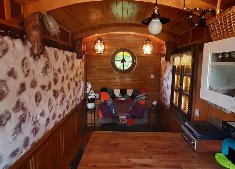 Gite-roulottes-de-l-alchimiste