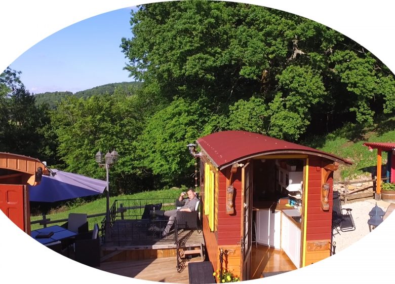 Roulottes-22_ gite de l-alchimiste.jpg