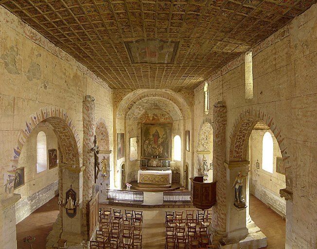 Visites commentées de l&rsquo;église romane de Vic d&rsquo;Oust et de son histoire à travers les siècles.