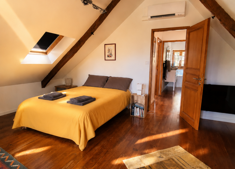 Chambre parentale avec balcon